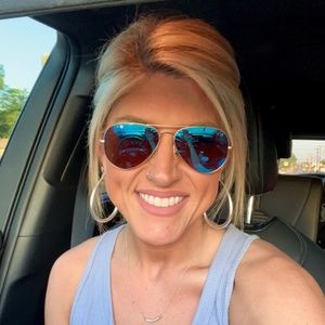 Meet your Posher, Leah